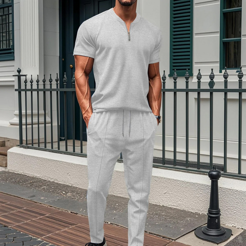 Gadiel - Lässiges, schmal geschnittenes Set aus T-Shirt mit Reißverschluss und Hose für Herren