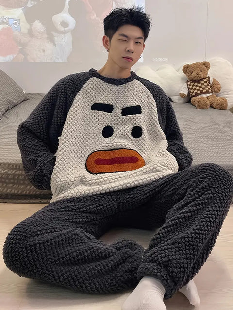 Benito - Fleece-Pyjama-Set mit gesticktem Cartoon-Gesicht für Männer